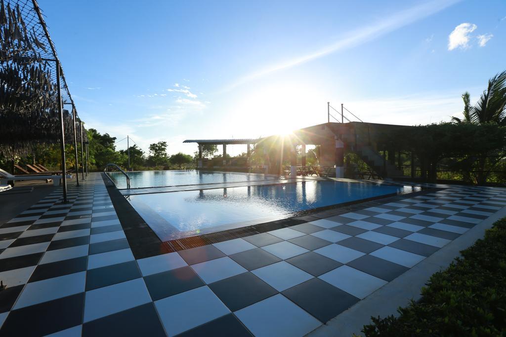 Eco Hotel Black & White - Anuradhapura Mihintale Eksteriør billede
