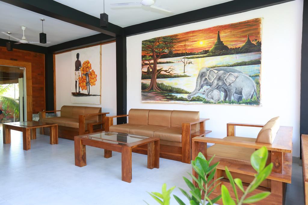 Eco Hotel Black & White - Anuradhapura Mihintale Eksteriør billede