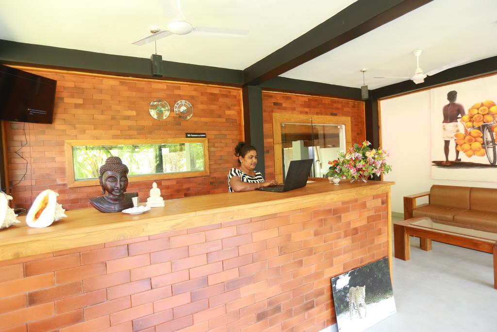 Eco Hotel Black & White - Anuradhapura Mihintale Eksteriør billede