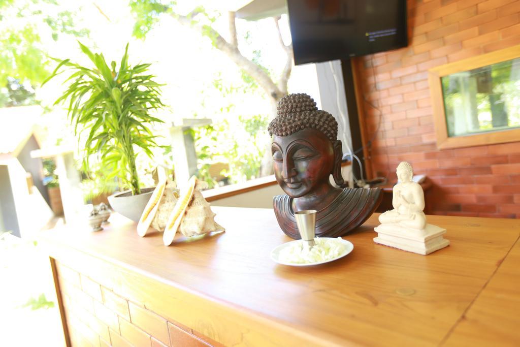 Eco Hotel Black & White - Anuradhapura Mihintale Eksteriør billede