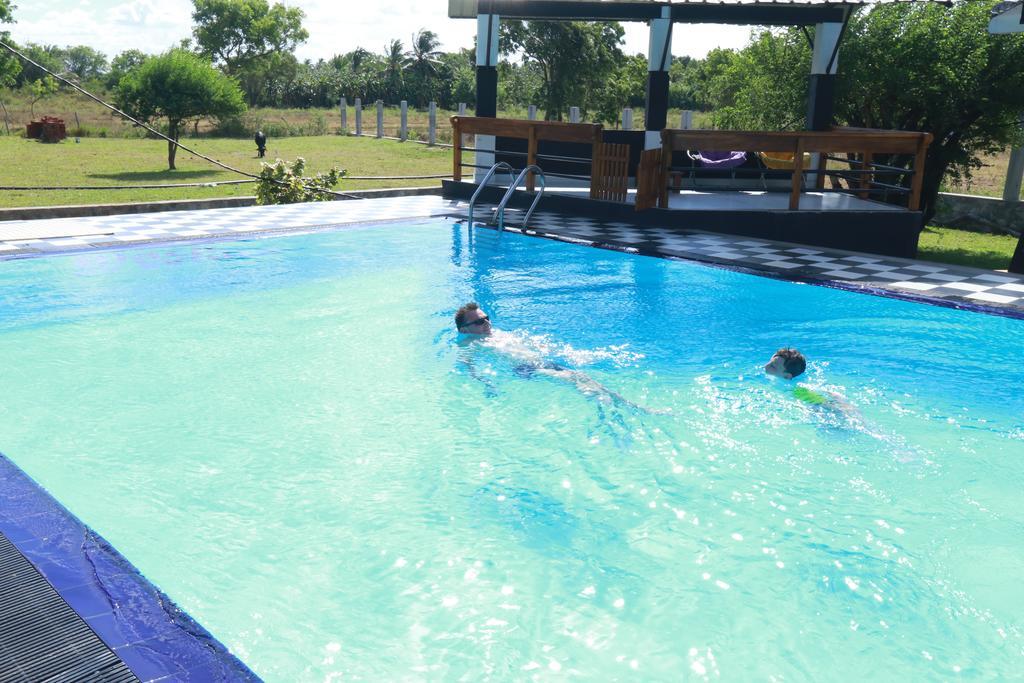 Eco Hotel Black & White - Anuradhapura Mihintale Eksteriør billede