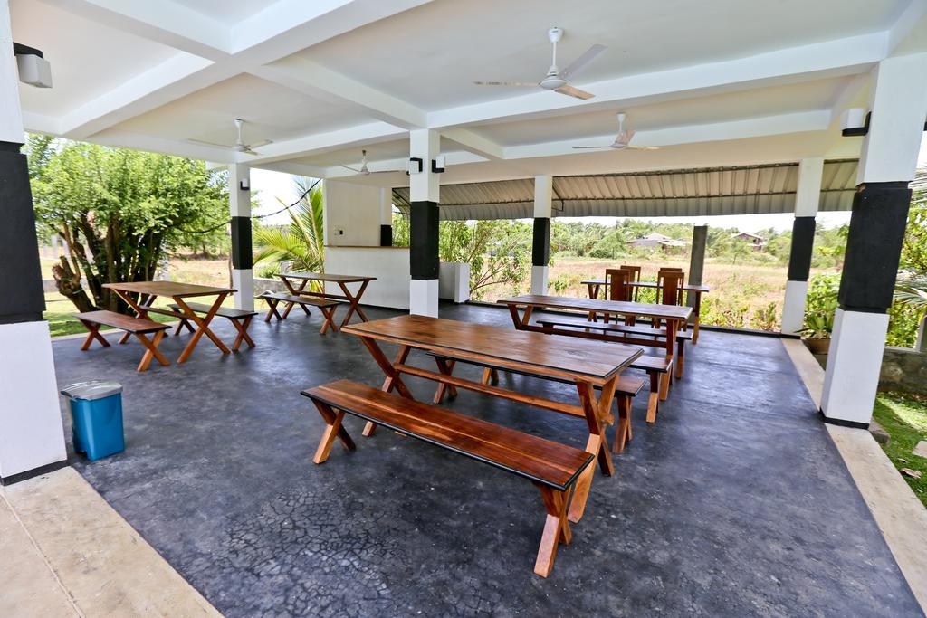 Eco Hotel Black & White - Anuradhapura Mihintale Eksteriør billede