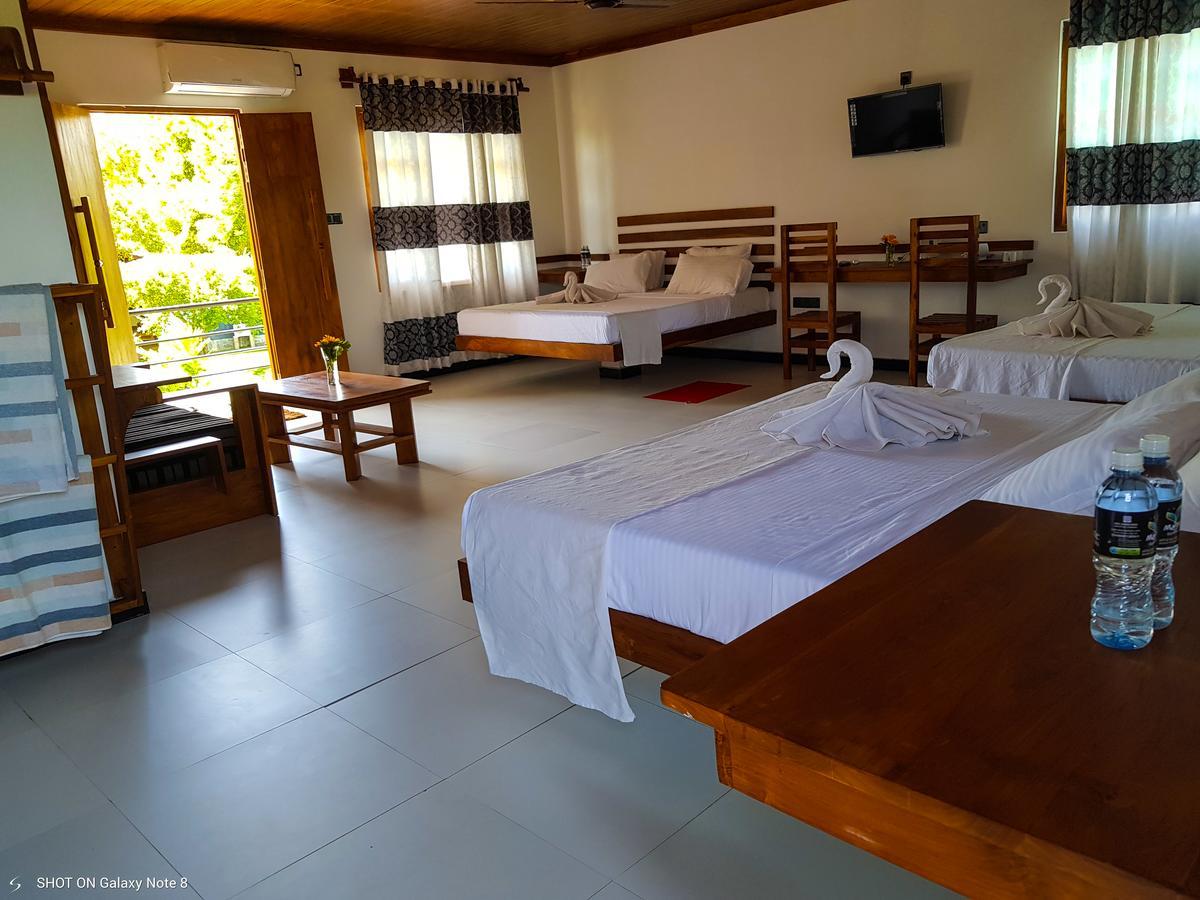 Eco Hotel Black & White - Anuradhapura Mihintale Eksteriør billede