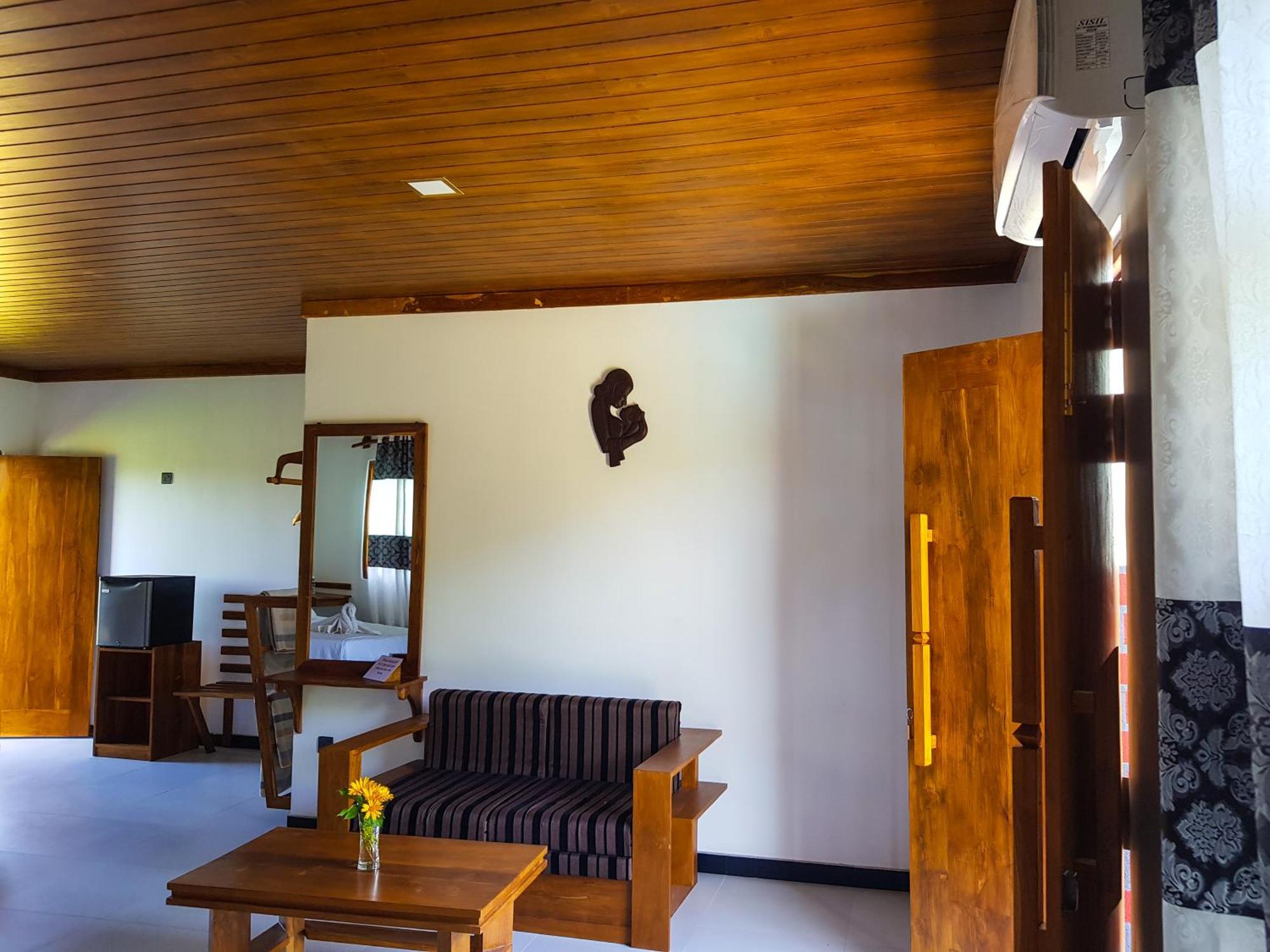 Eco Hotel Black & White - Anuradhapura Mihintale Eksteriør billede
