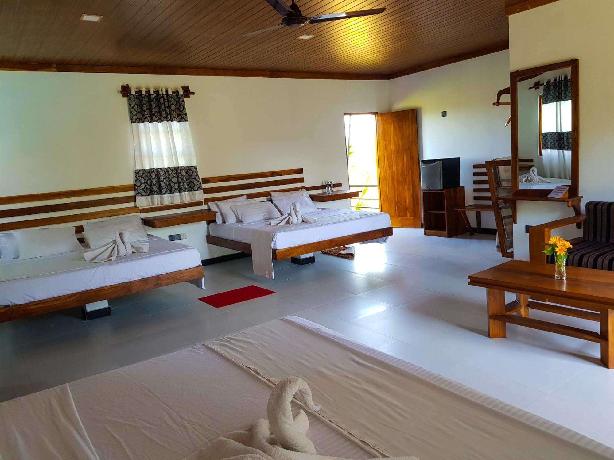 Eco Hotel Black & White - Anuradhapura Mihintale Eksteriør billede
